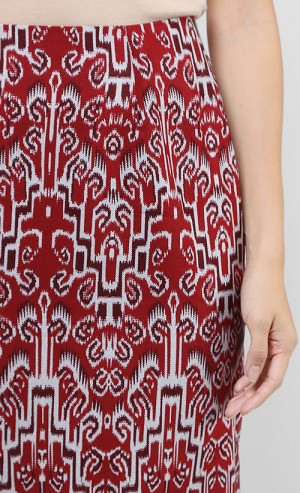 Pua Short Skirt in Maroon