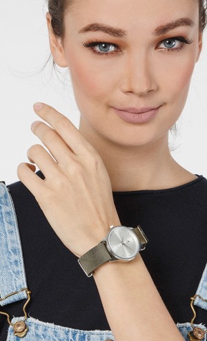 Verso Leather Moss Eve (Arabic) Watch in Silver and Mossy Green