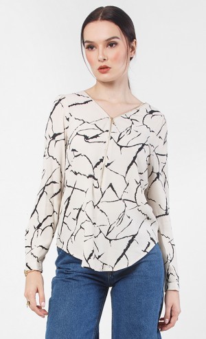 Cracked Heart Zip Top in Peach