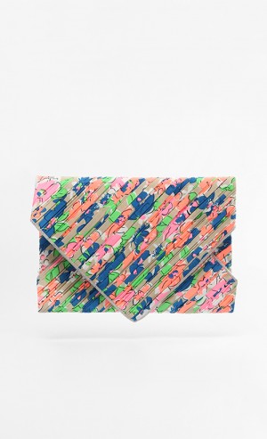 Hawaii Fleur Clutch in Cream