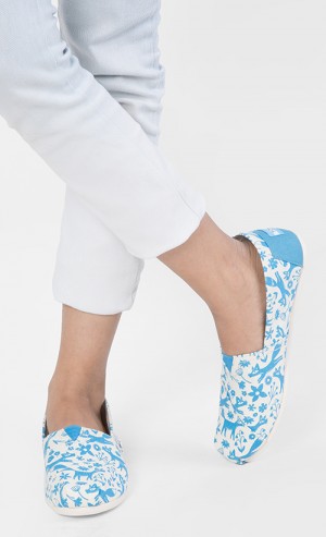 Woman Alpargata Shoes in Blue Birch and Foxes