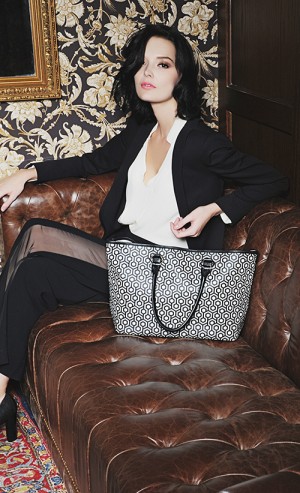 Shopper Tote in Classic Black