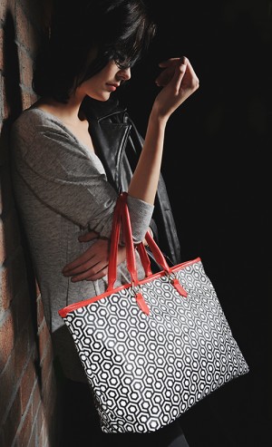 Shopper Tote in Classic Red