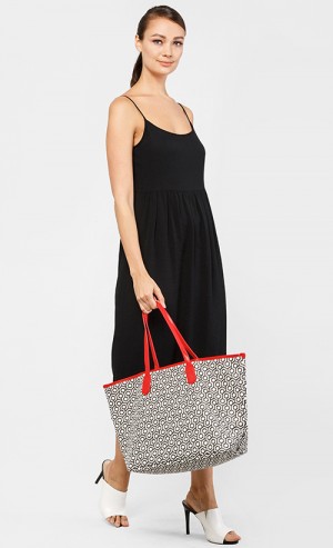 Jet Set Tote in Classic Red
