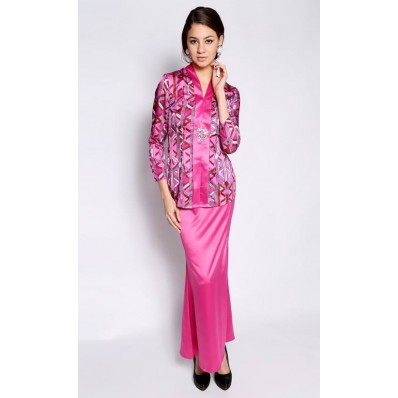 Adriana Kebaya in Pink