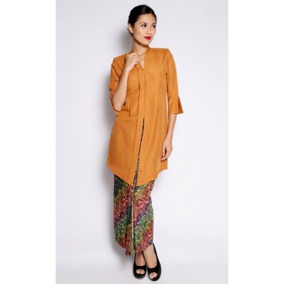 Kebaya Tok Batik Kipas in Brown