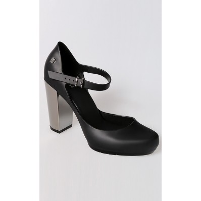 Melissa Kristen in Black and Silver