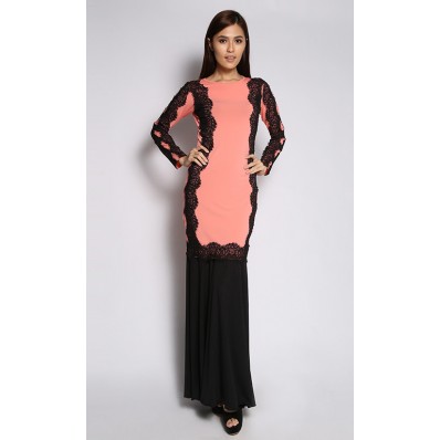 Victory Kurung in Peach