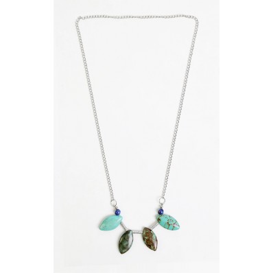 Rangkai Stone Necklace in Mint Green