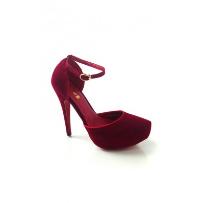 Rouge Pumps in Wine