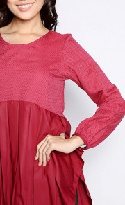 Semi Plum Top in Red