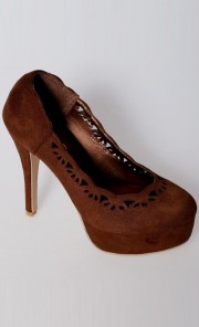 Vera Pumps in Brown