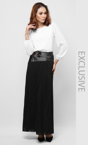 Pearls Kurung in White and Black