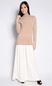 Basic Turtle Neck Top in Brown