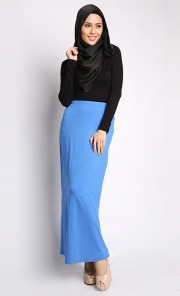 Yumna Straight Cut Skirt in Nylon Blue