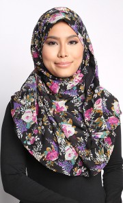 Chic Scarf in Wared 