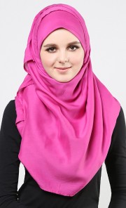 Voila Maxi Scarf in Fuchsia Red