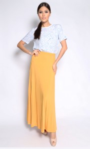 Lara Paisley Top in White and Blue