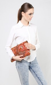 Chempaka Clutch in Brown