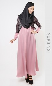 Na'ila Jubah in Polignac