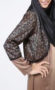 Na'ila Jubah in Tannin