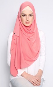 Crepe Shawl in Strawberry Parfait