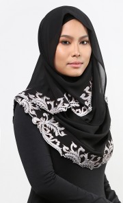 Sumaiyah Halfmoon Shawl in Black