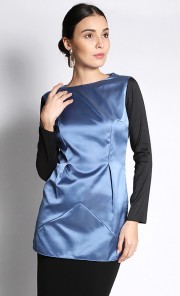 Lana Top in Black and Blue