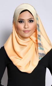Medina Exclusive Shawl in Light Gold