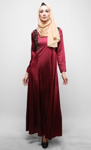 Qaya Jubah in Maroon