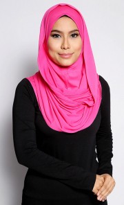 Mariam Soft Jersey Twist Tudung in Fuchsia Pink