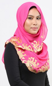 Sumaiyah Halfmoon Shawl in Deep Pink