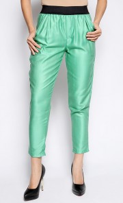 Arata Plain Pants in Green
