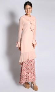 Dahlia Kurung in Peach