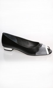Crna Flats in Black