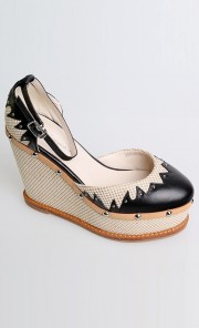 Catherine Rafia Wedges in Black