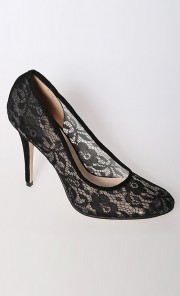 Vivy Lace Round Pumps in Black