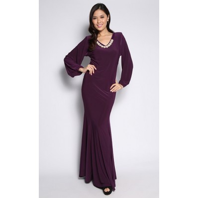 Jubah Dress with Exclusive Pearl Necklace in Purple