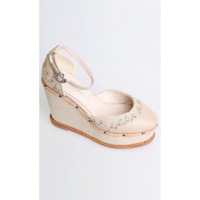 Catherine Rafia Wedges in Beige