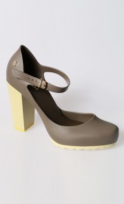 Melissa Marilyn in Grey and Lime
