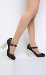 Melissa Marilyn in Black and White