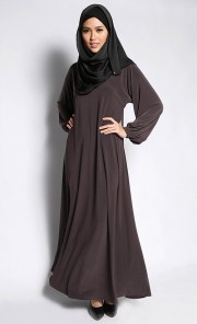 Abeer Jubah in Dark Chestnut