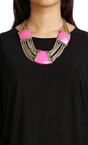 Kamelia Necklace in Pink