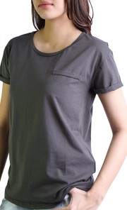 Zoom Pocket Tee in Dark Grey