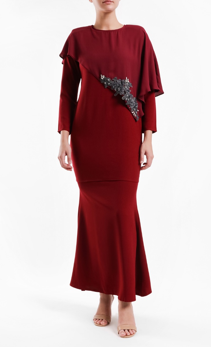 Wisteria Queen Kurung Set in Maroon