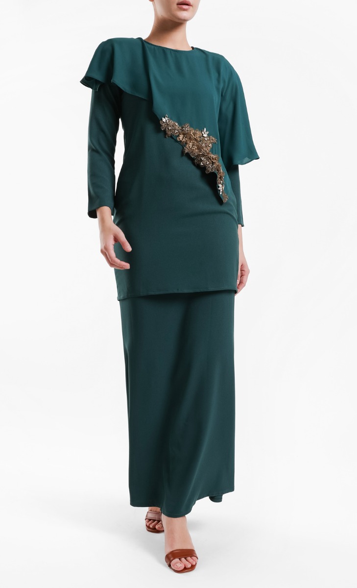 Wisteria Queen Kurung Set in Emerald