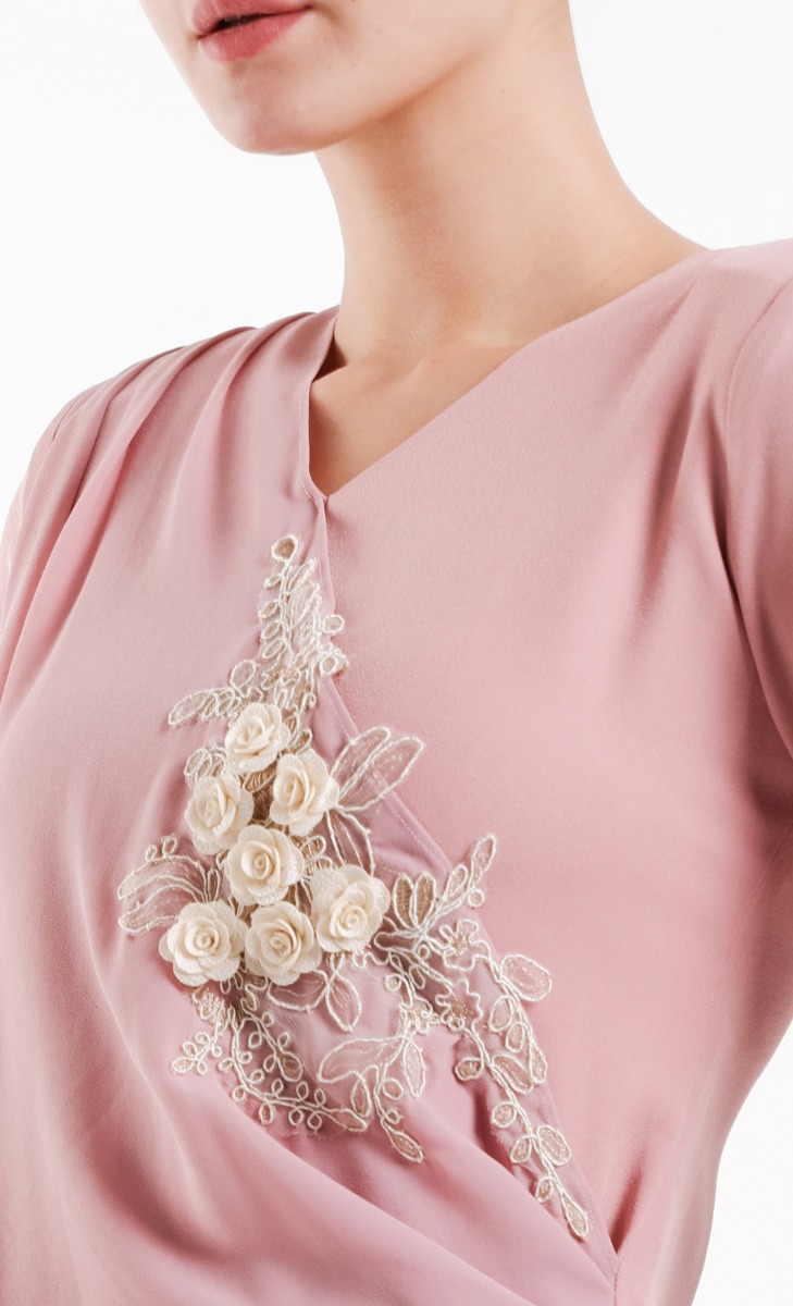 Angelica Kurung Set in Dusty Pink image 2