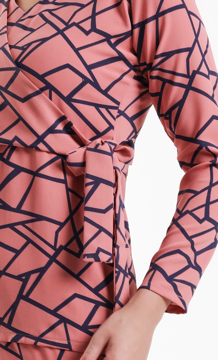 Periwinkle Kurung Set in Peachy Pink image 2