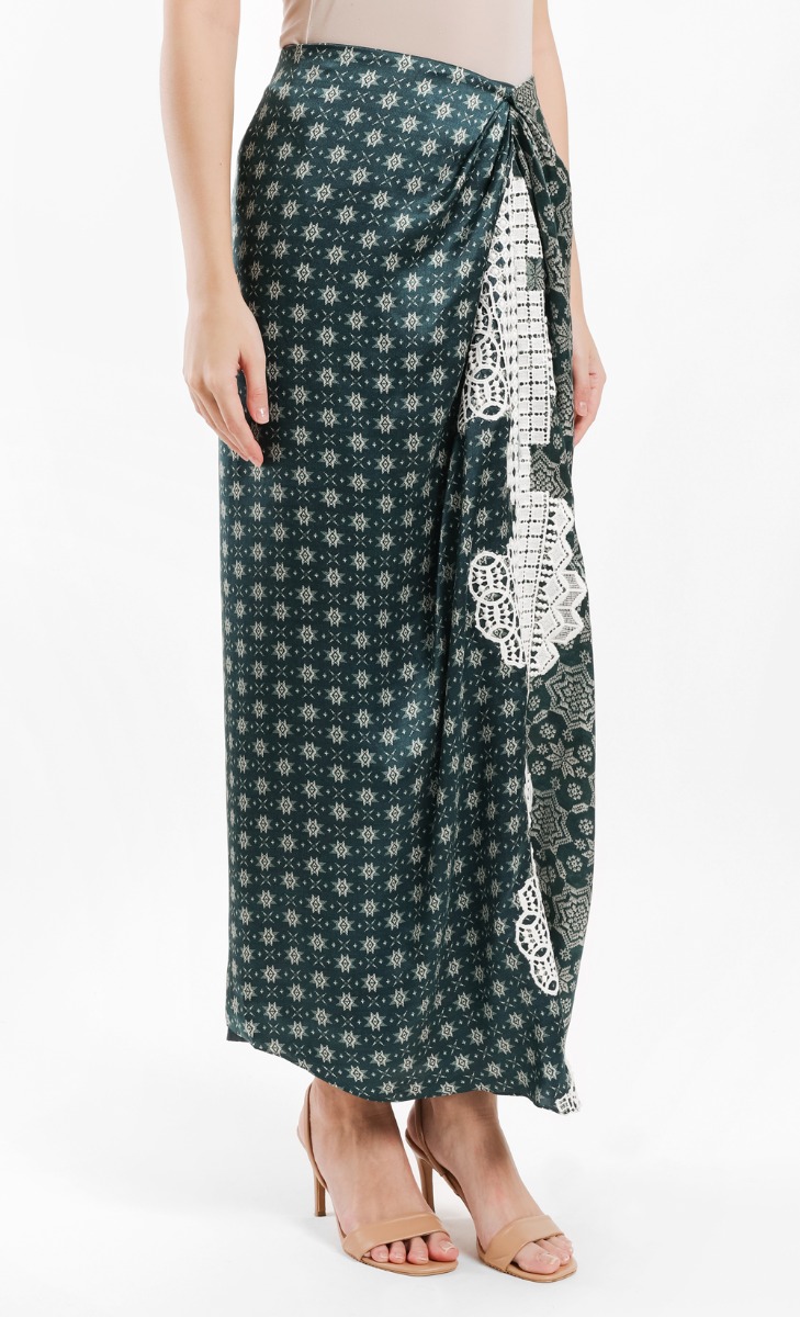 Satin Print Mix Lace Skirt in Green image 2