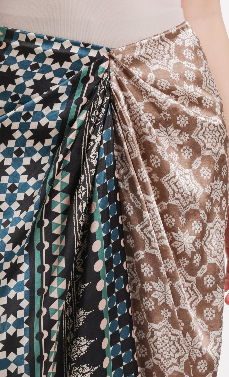 Satin Print Slim Skirt in Green image 2